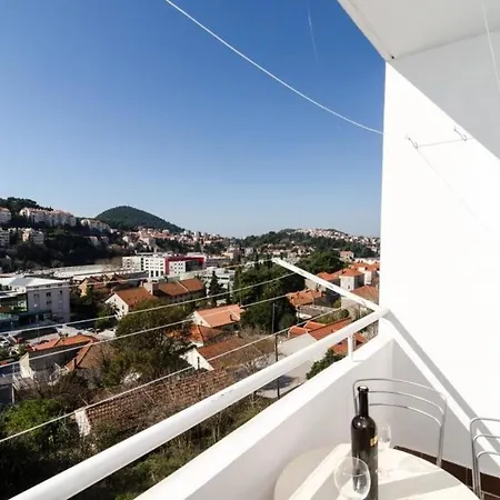 Iva 31 - Two-bedroom With Balcony And City View Appartement *